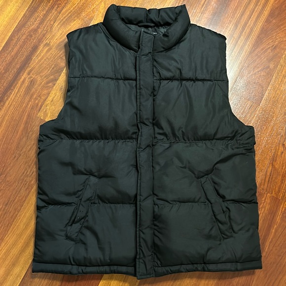 Boys puffer vest / black / L (10/12) zipper and Velcro close - Picture 1 of 10